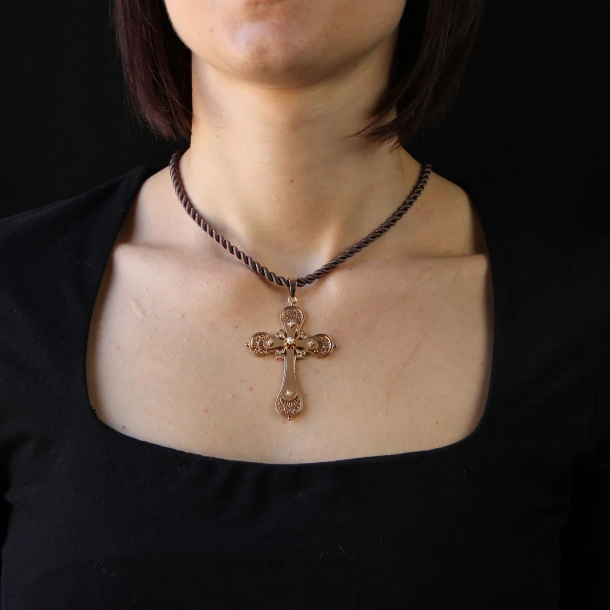 Rose gold and pearl pendant - Image 2
