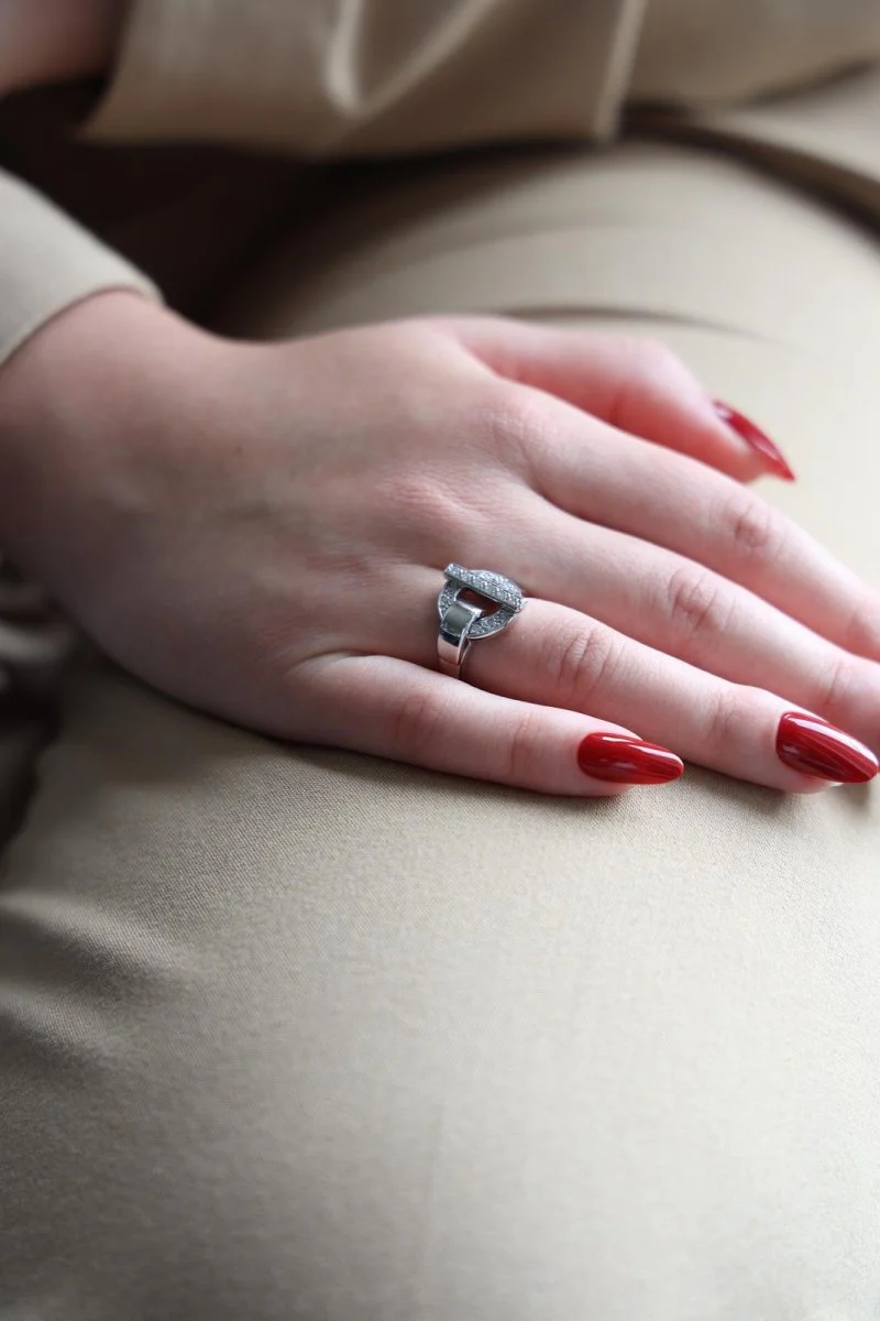 Guy Laroche Ring White Gold Diamond - Image 2