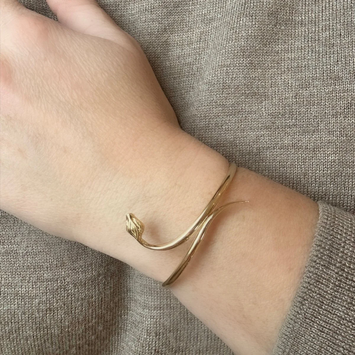 Bracelet jonc serpent en or jaune - Image 2