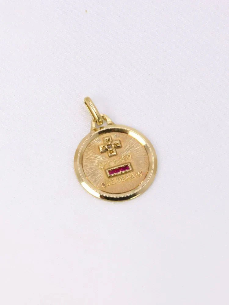 AUGIS "L'essentielle" love medal in yellow gold, rubies and diamonds - Image 3
