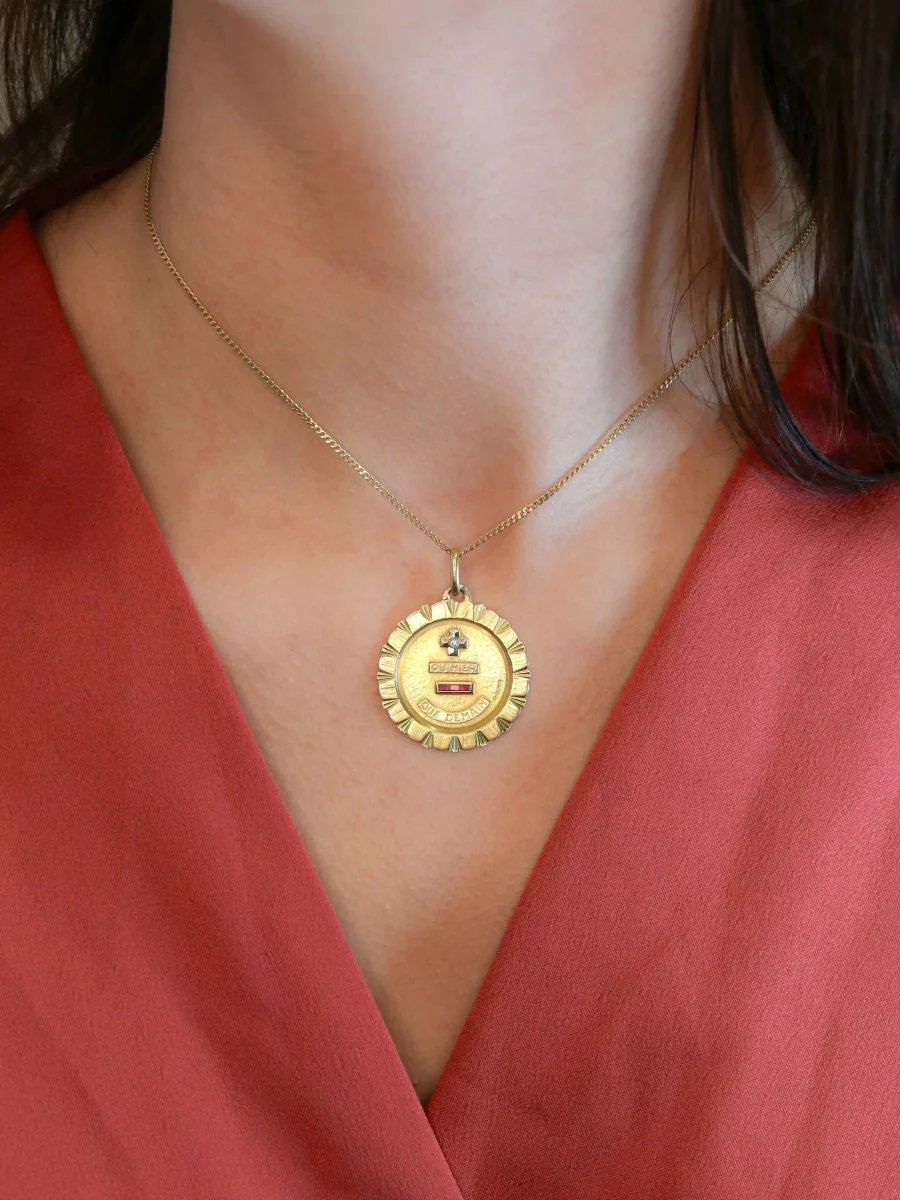 Augis Jumbo Love Medal More than yesterday less than tomorrow yellow gold diamond ruby - Image 2