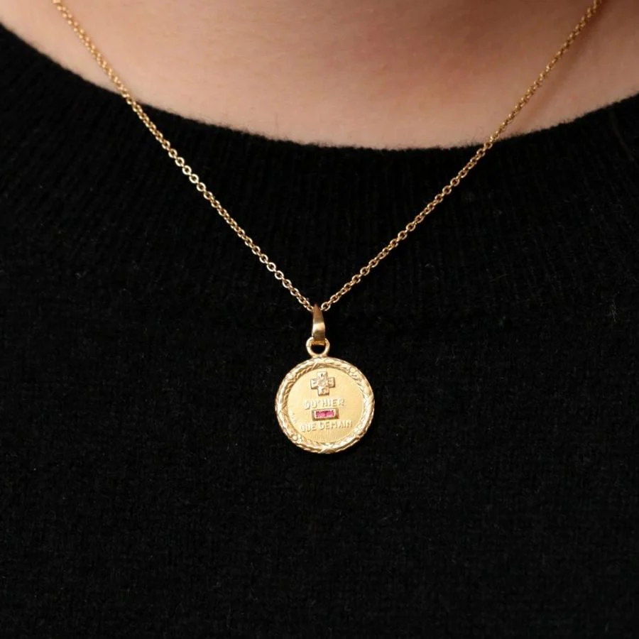 Augis Love Medal Plus yesterday Minus tomorrow in gold, diamond and ruby - Image 2