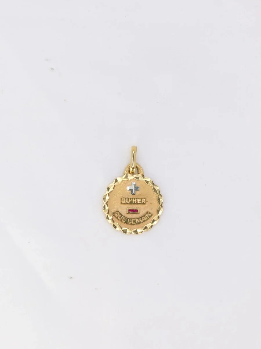 Augis love medal in gold, more than yesterday less than tomorrow