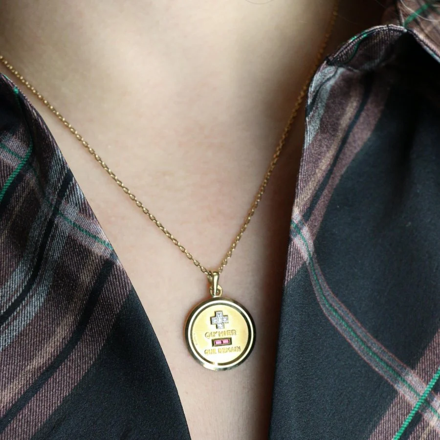 AUGIS love medal round More than yesterday less than tomorrow yellow gold ruby diamonds - Image 2