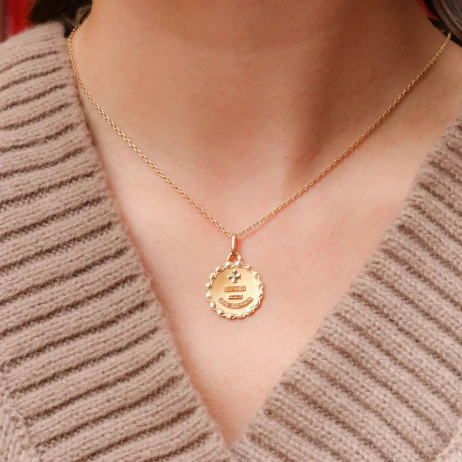 Augis Love Medal Round More than yesterday less than tomorrow yellow gold ruby - Image 2