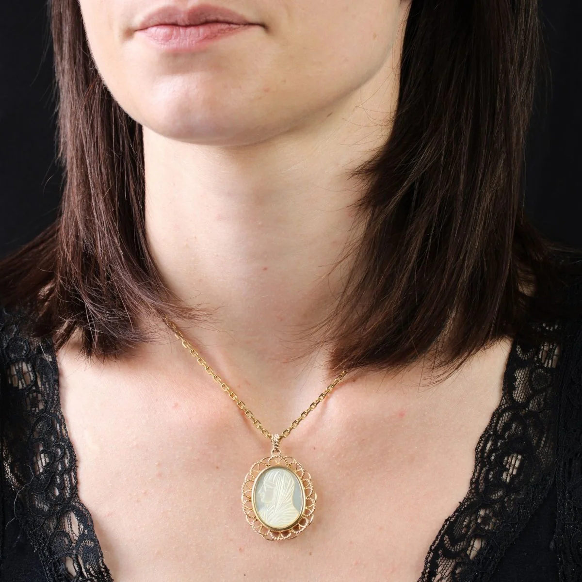 Medal in rose gold and mother-of-pearl - Image 2