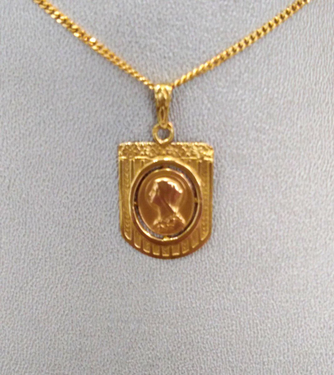 Vierge Art-nouveau Yellow Gold medal signed Jules Holy - Image 5