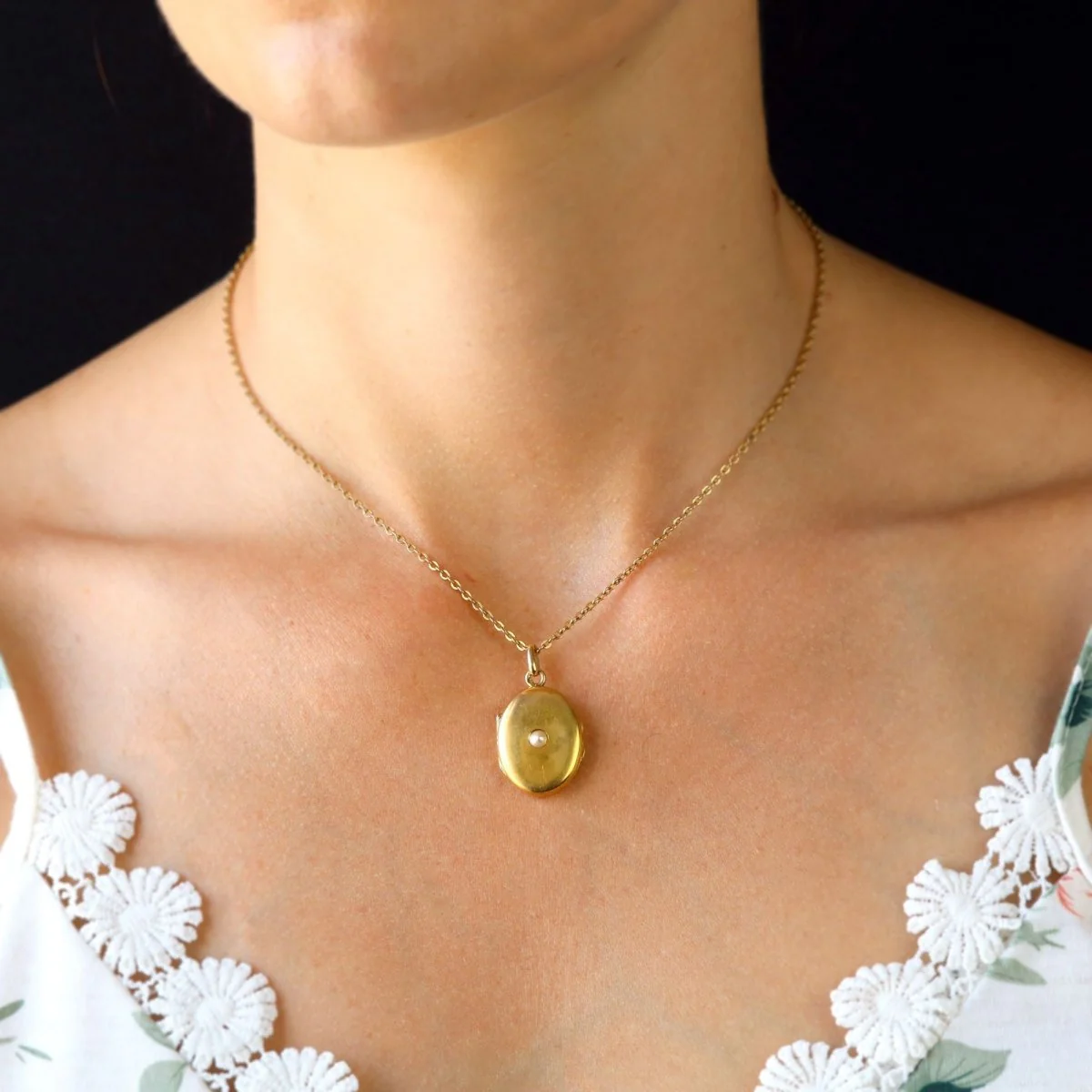Yellow gold Locket with Pearl - Image 2