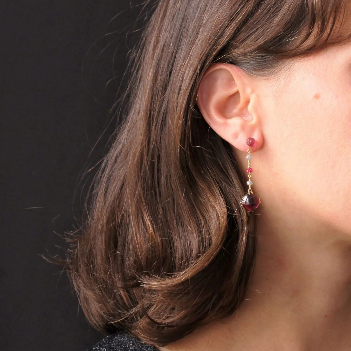 Earrings Hanging in yellow gold, tourmalines, spinels and diamonds - Image 2