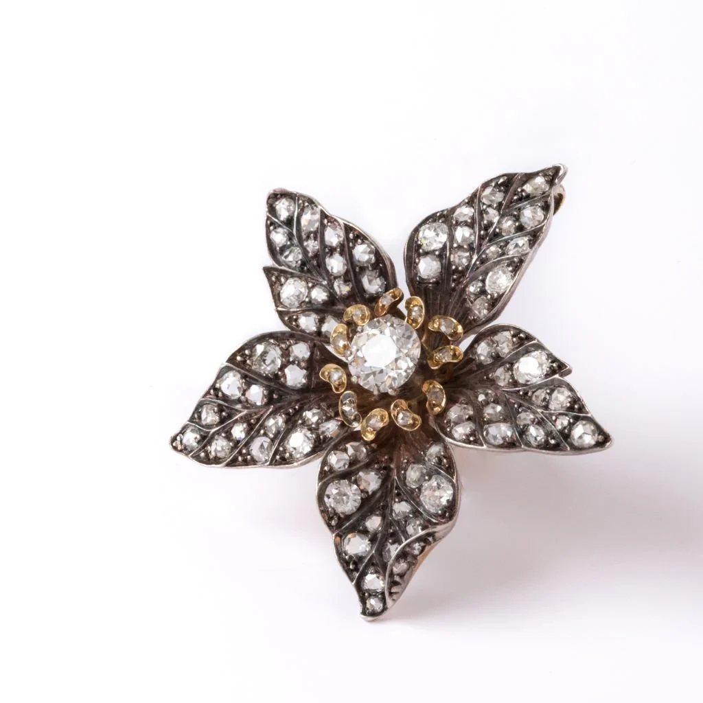 Antique flower pendant in yellow gold and silver with diamonds - Image 11