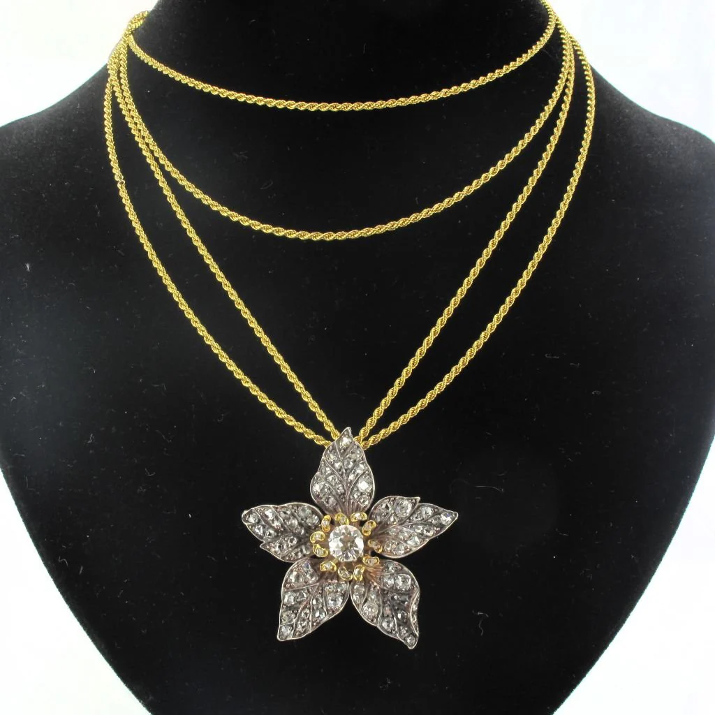 Antique flower pendant in yellow gold and silver with diamonds - Image 14