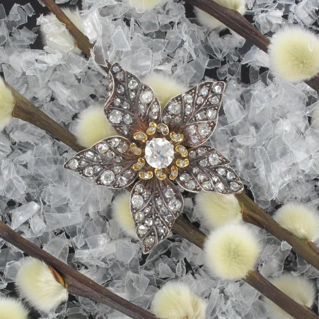 Antique flower pendant in yellow gold and silver with diamonds - Image 15