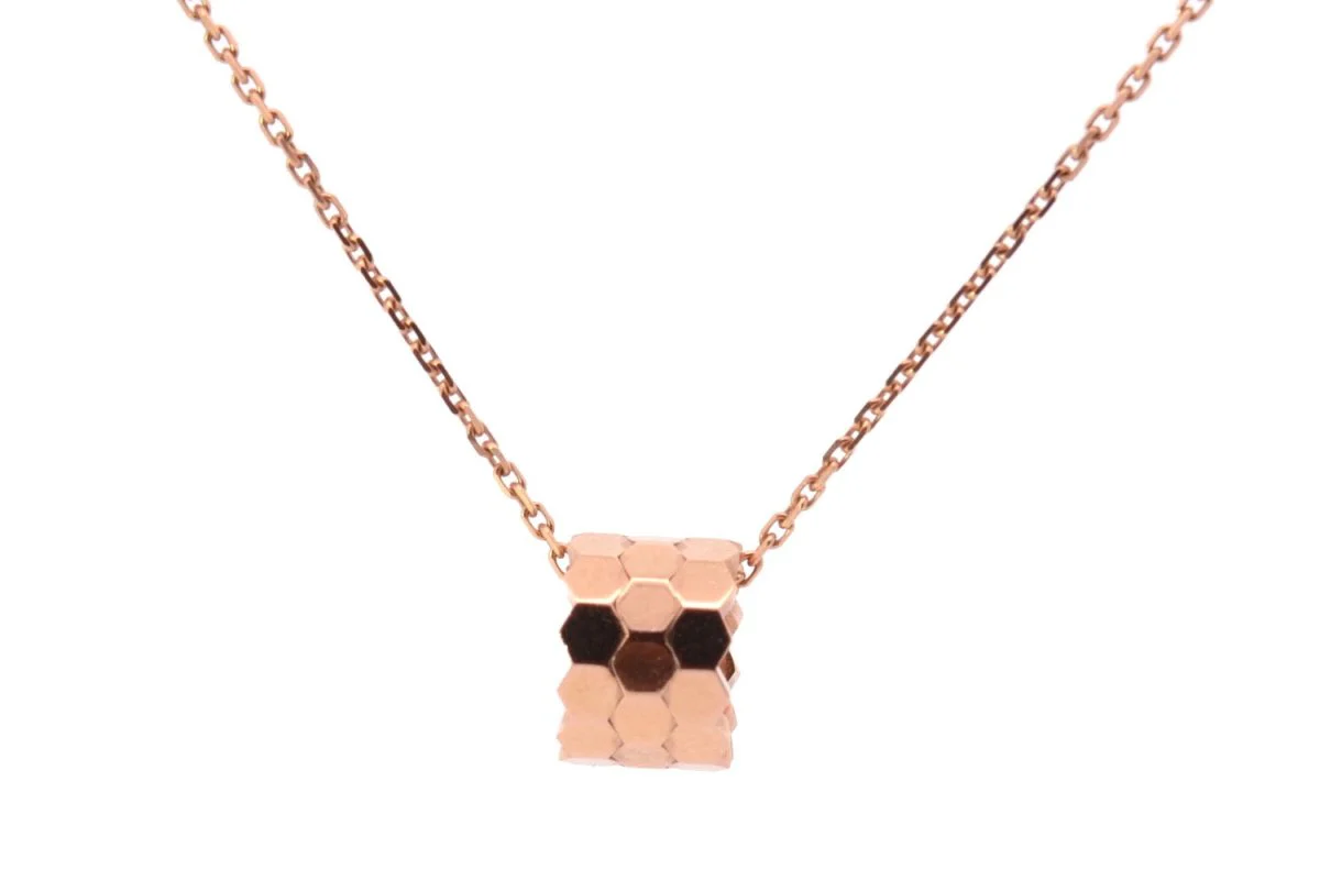 CHAUMET “Bee my Love” pendant in pink gold
