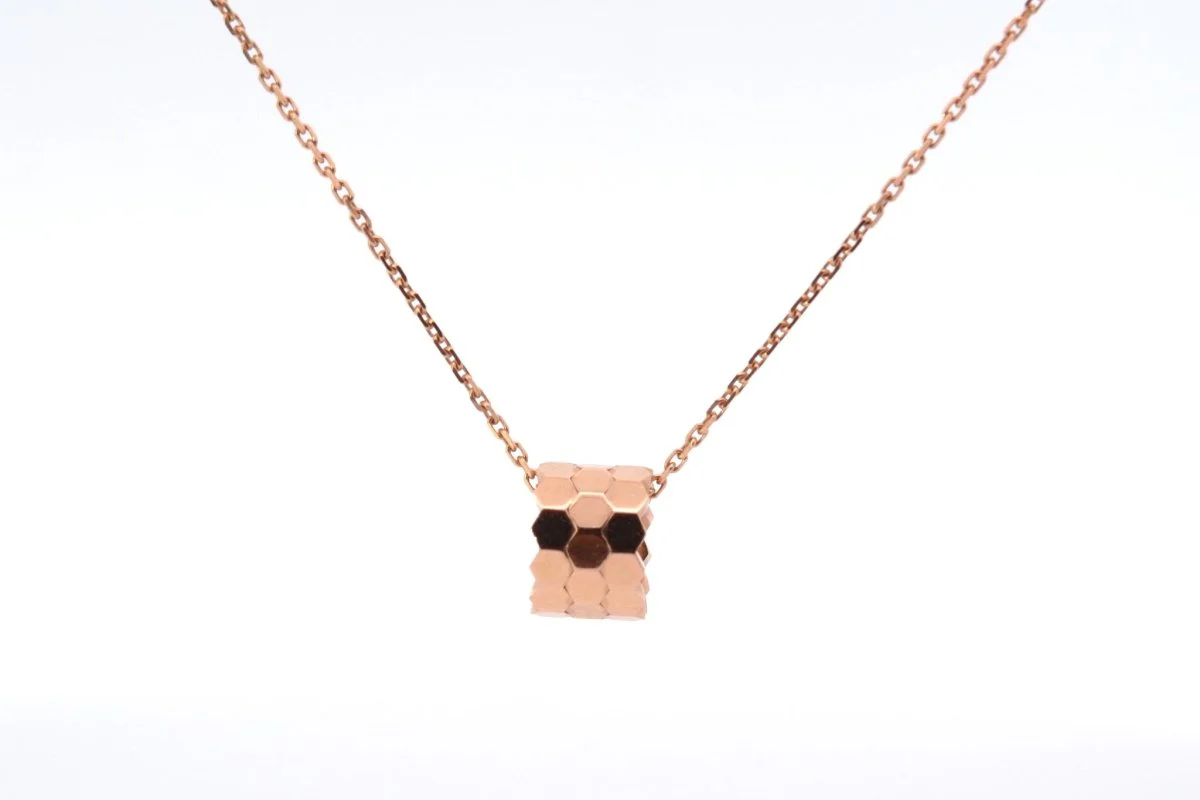 CHAUMET “Bee my Love” pendant in pink gold - Image 3