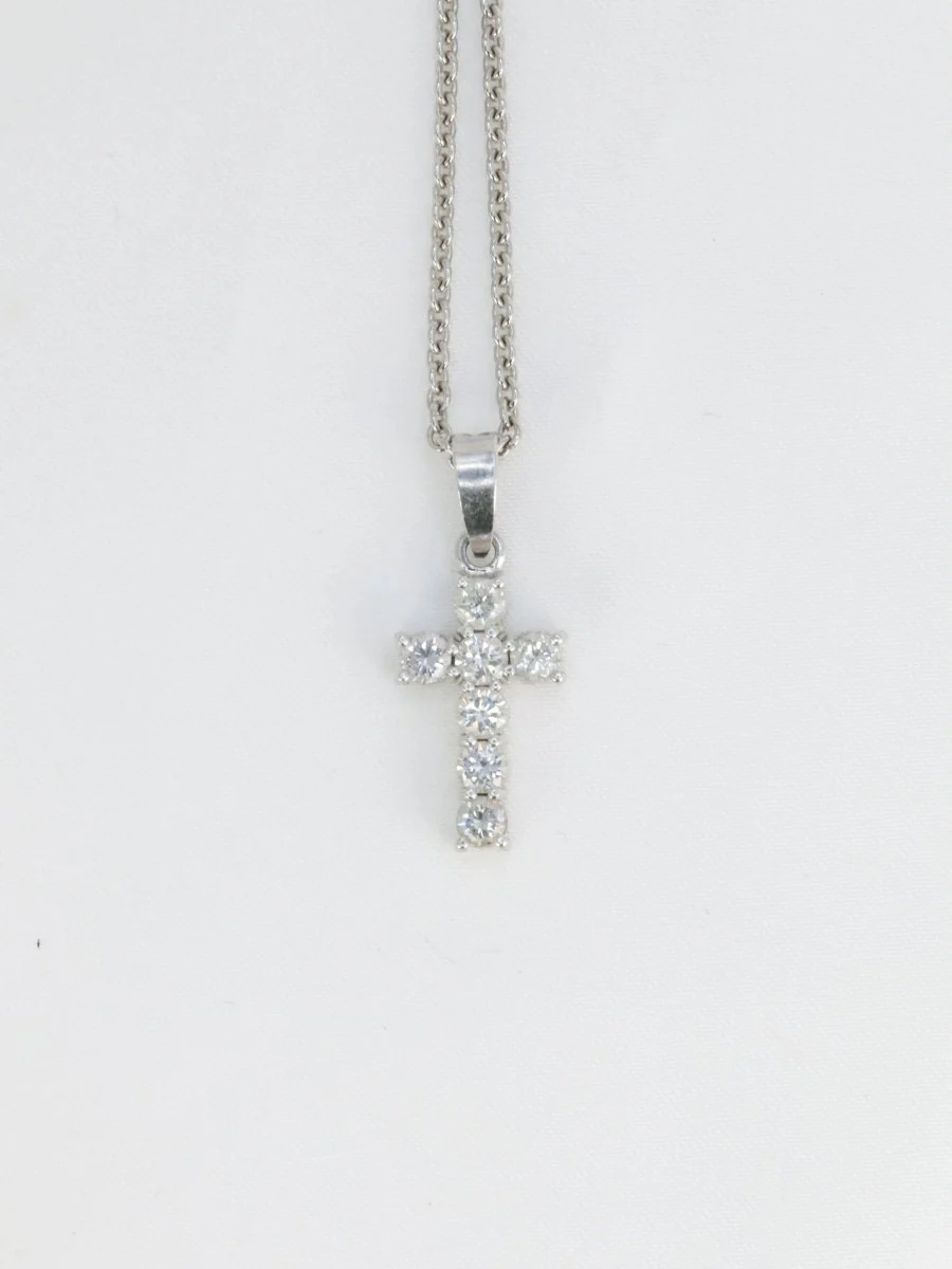 Vintage cross pendant in white gold and diamonds