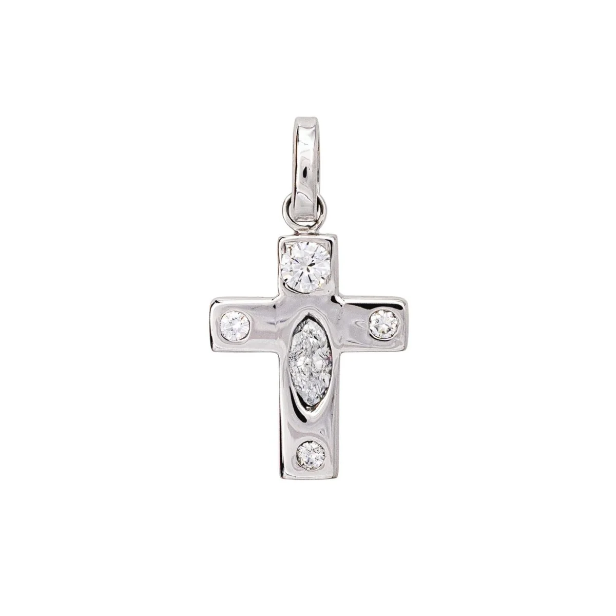 White gold and diamond pendant