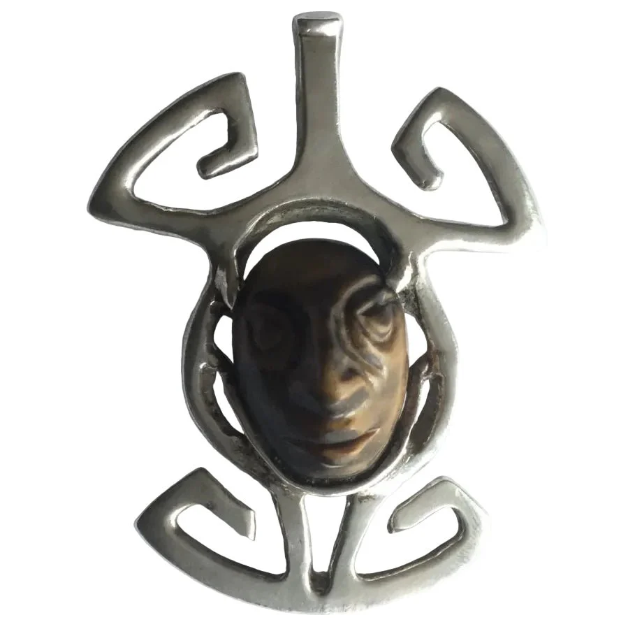 Pendant in silver and cut "tiger eye" stone