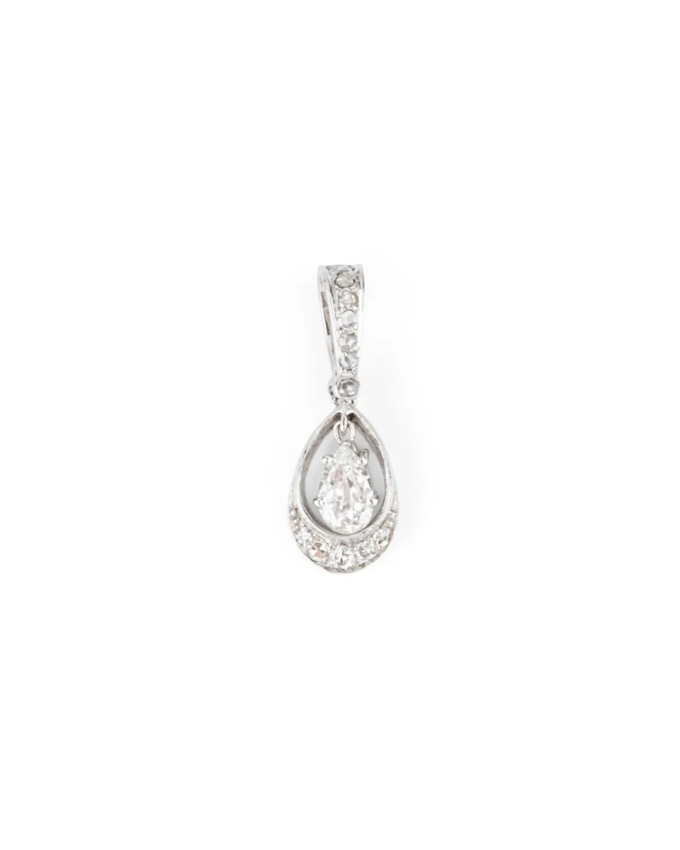 White gold and diamond pendant