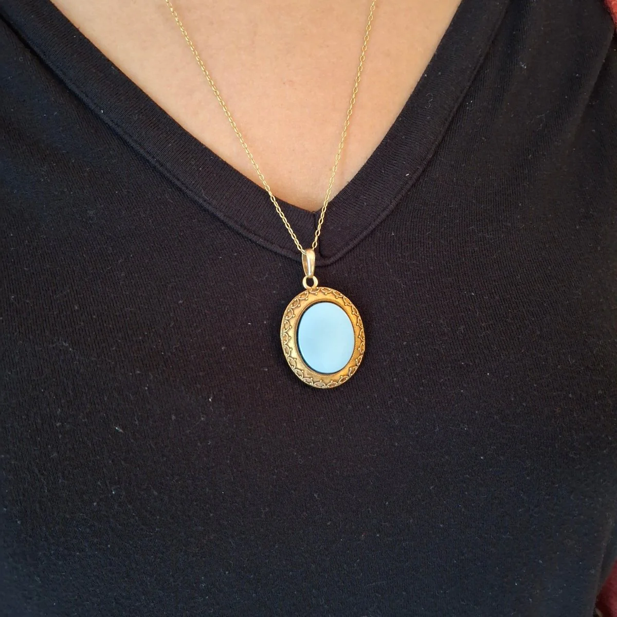 Yellow gold and onyx pendant - Image 2