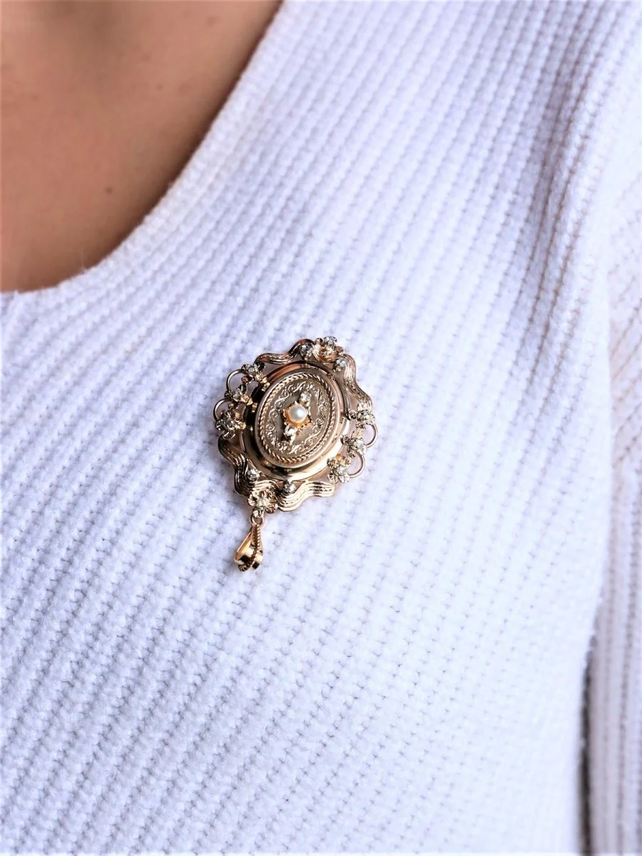 Yellow gold, pearl and diamond pendant - Image 3
