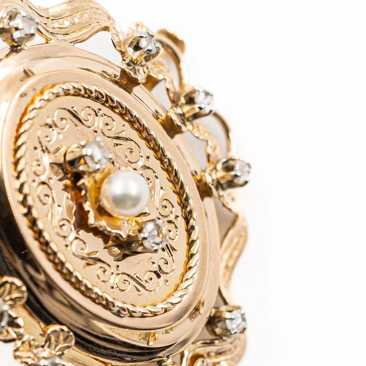 Yellow gold, pearl and diamond pendant - Image 4