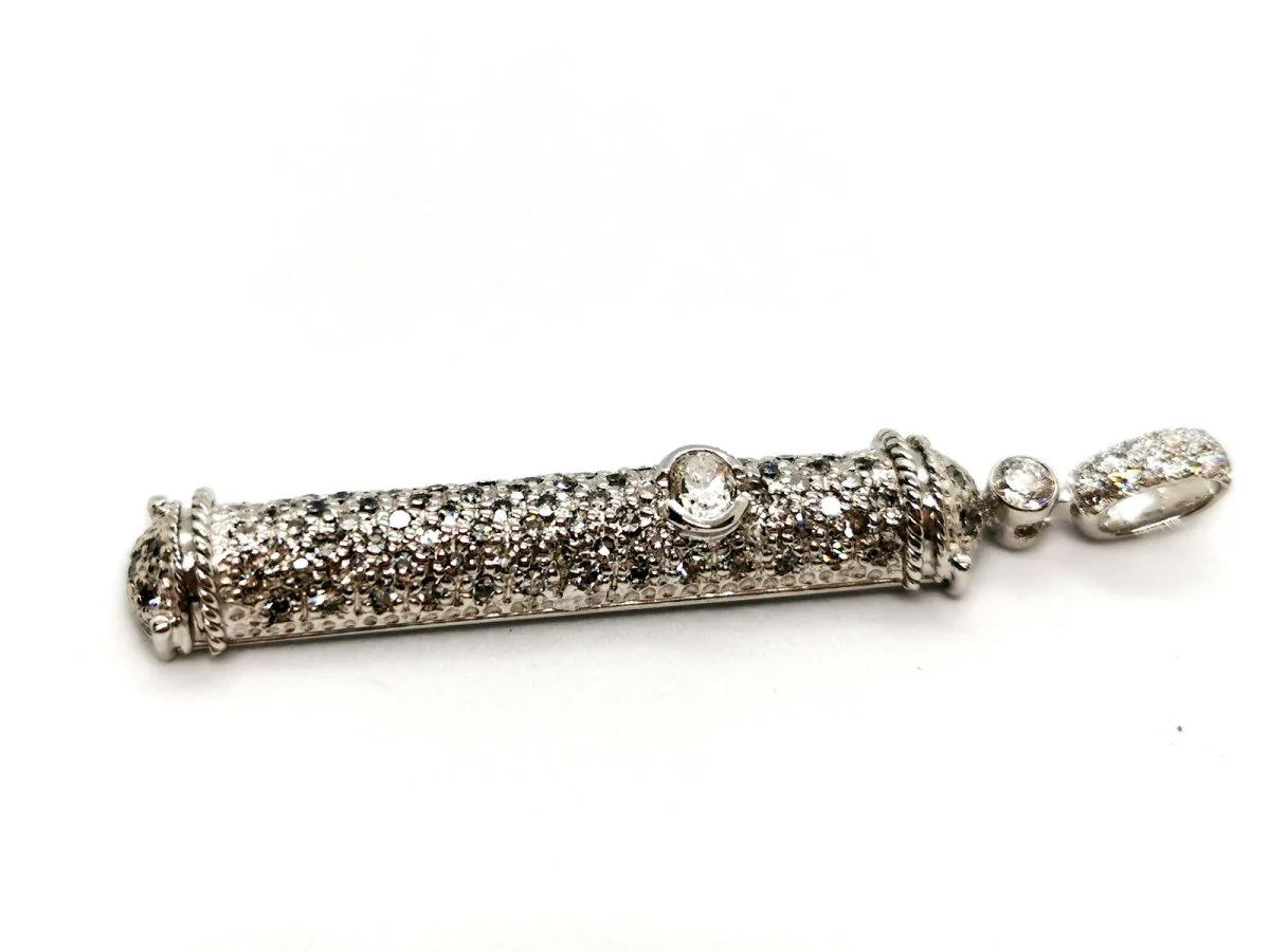 White gold and diamond pendant - Image 2