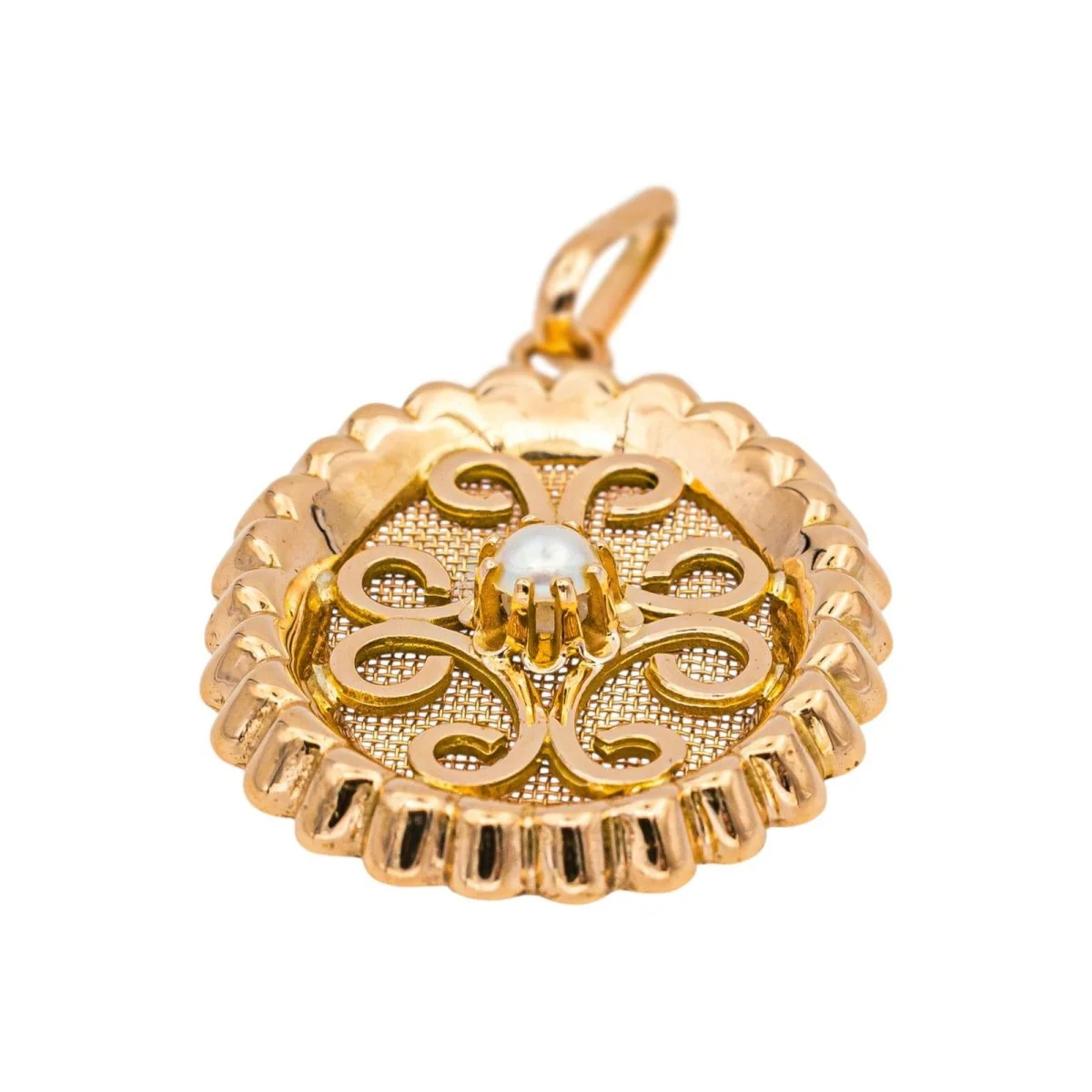 Yellow gold half pearl pendant - Image 4
