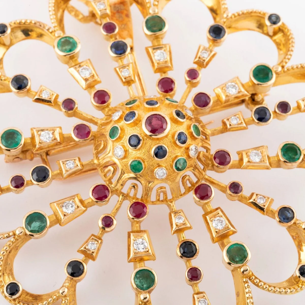 LALAOUNIS pendant and brooch in yellow gold, emeralds, rubies, sapphires and diamonds - Image 3