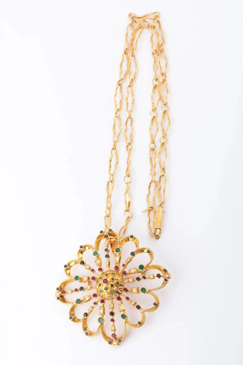 LALAOUNIS pendant and brooch in yellow gold, emeralds, rubies, sapphires and diamonds - Image 4