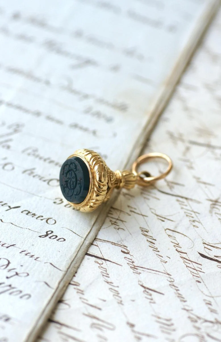 Yellow Gold and Blood Jasper Cachet Pendant - Image 3
