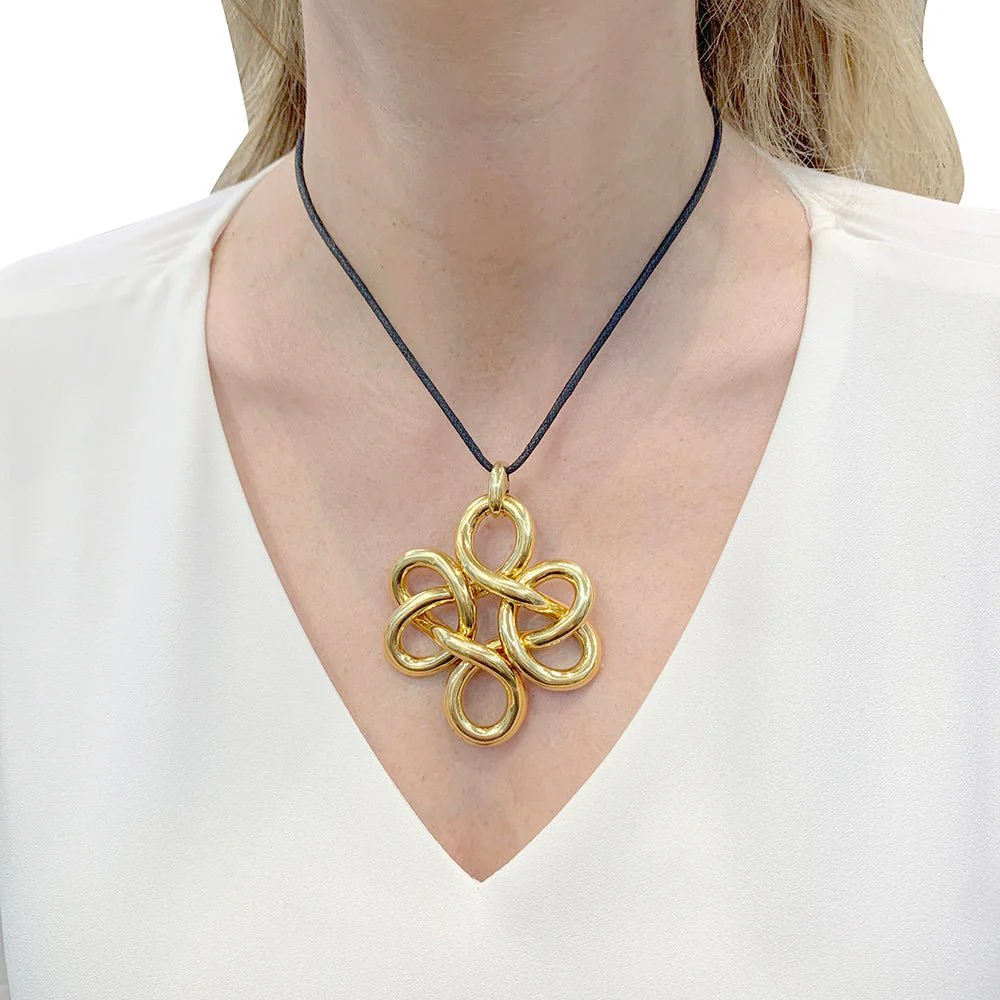 Vintage Maison VAN CLEEF & ARPELS pendant in yellow gold - Image 2