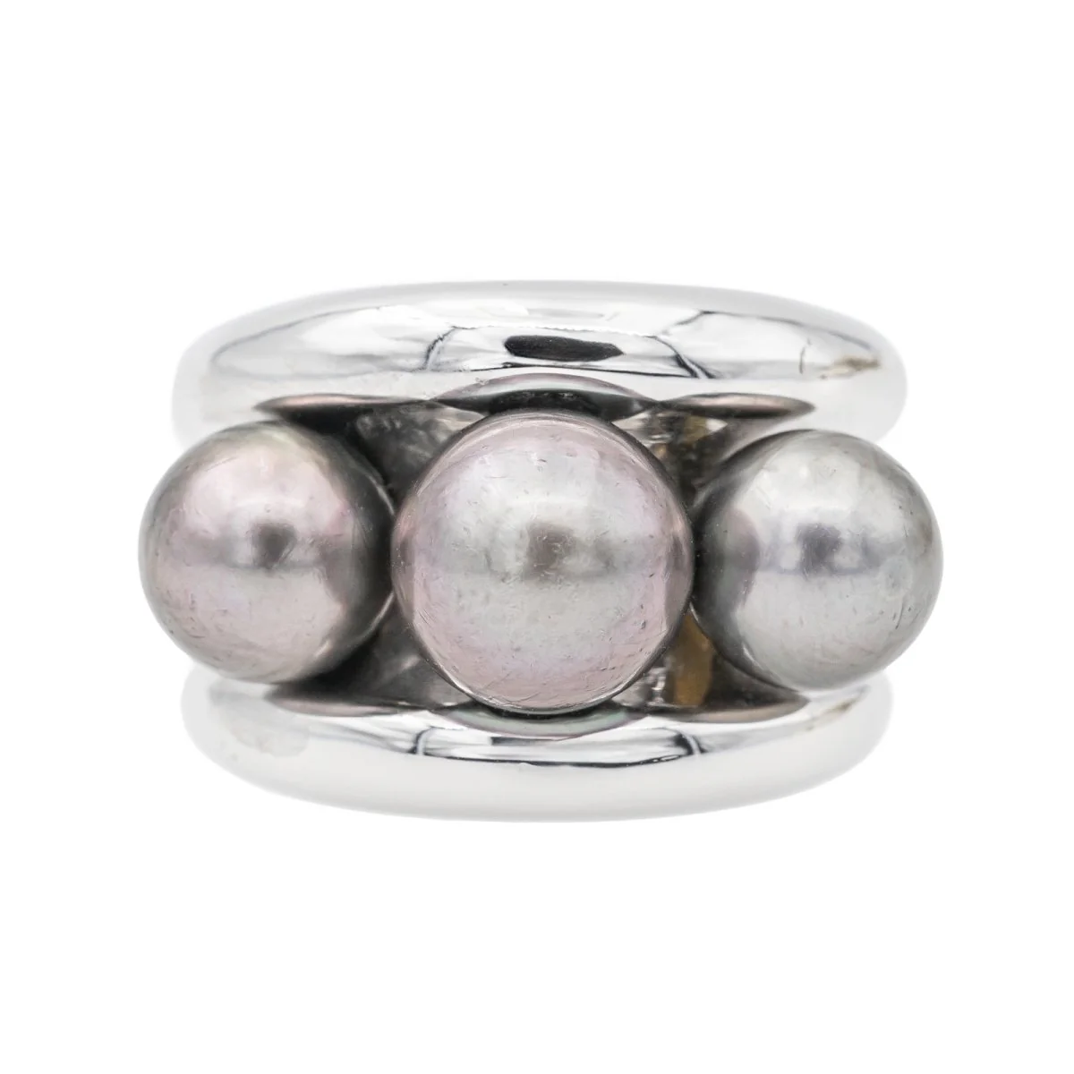 Poiray Fidji Cocktail Ring White Gold Pearl