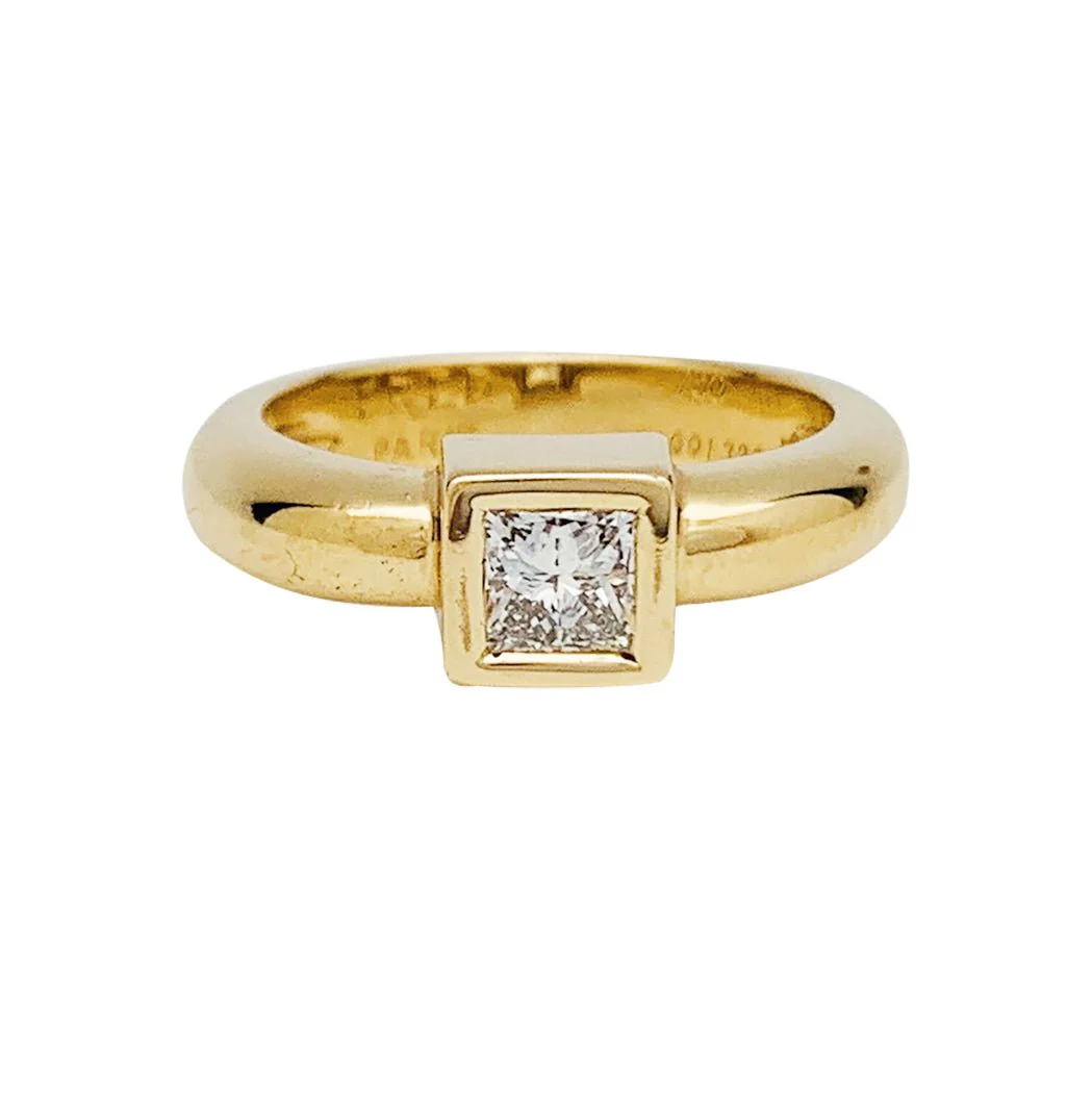 Fred Paris princess diamond solitaire, yellow gold.