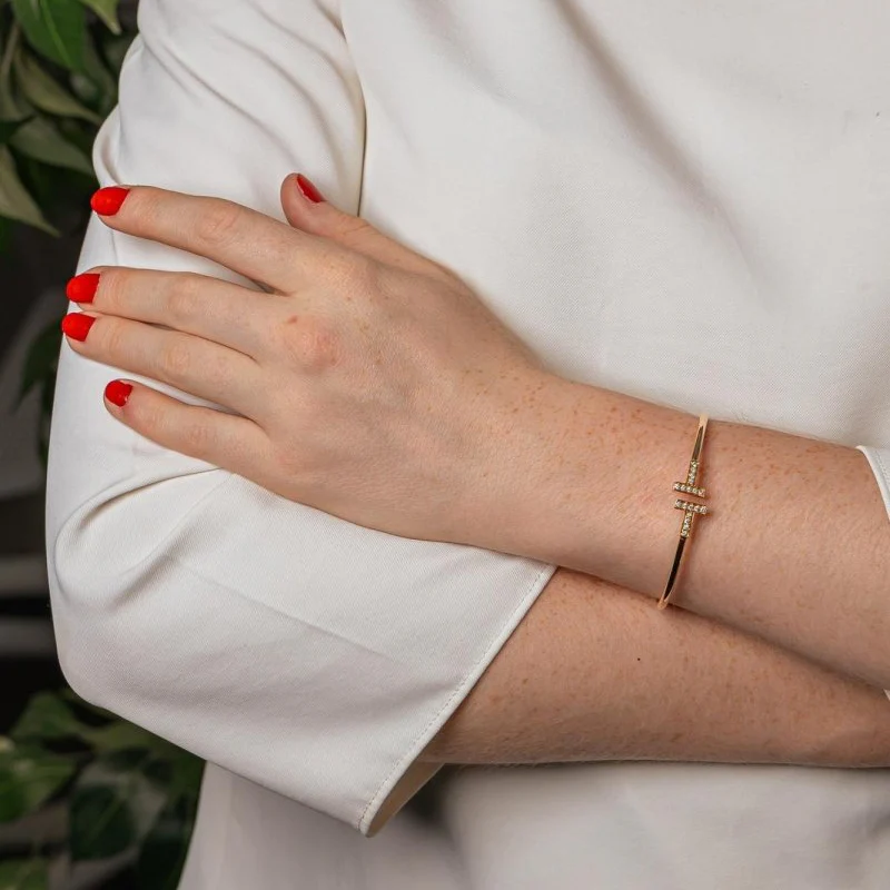 Tiffany & Co. Tiffany T Bracelet in Rose Gold with Diamonds - Image 2