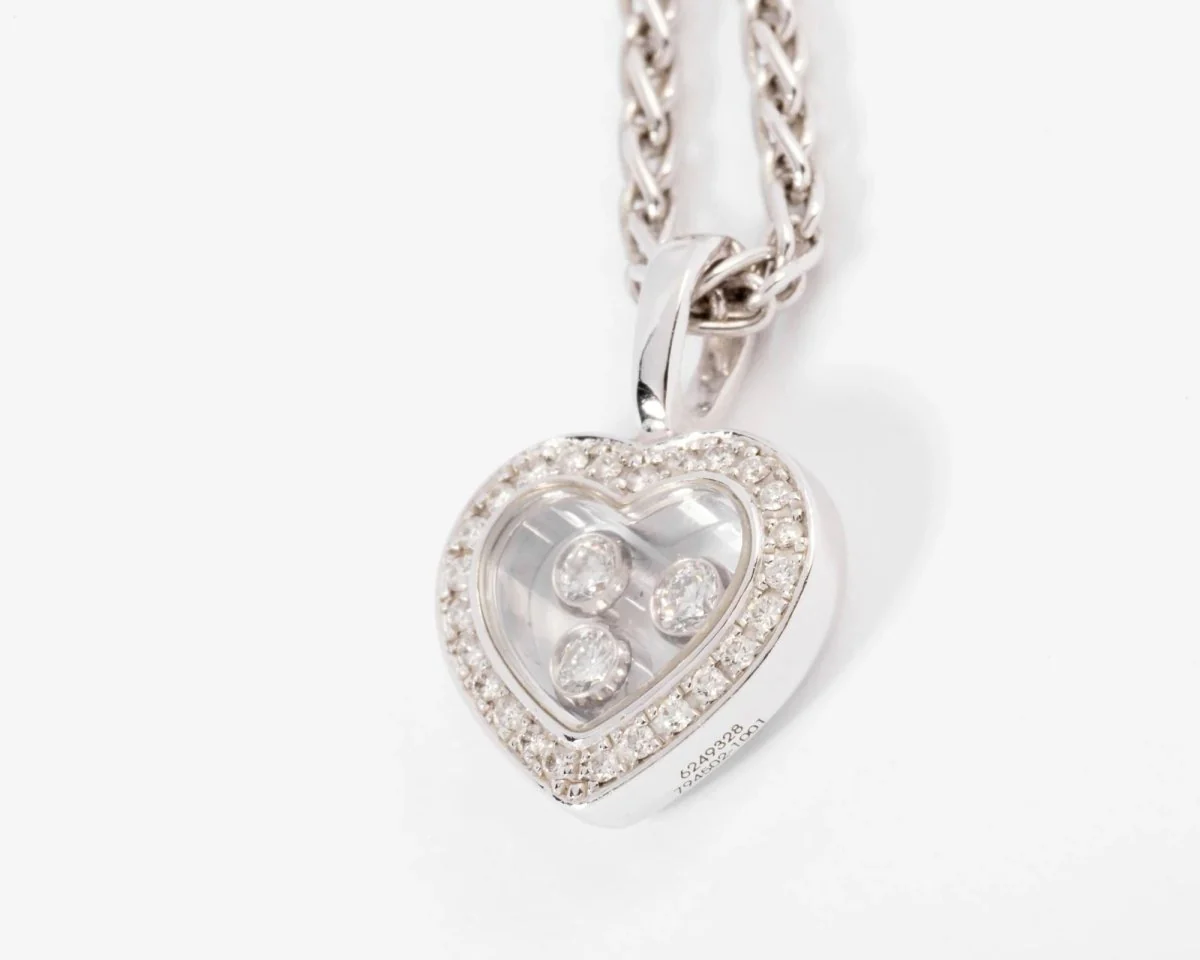 A white gold pendant signed by Chopard - Image 3