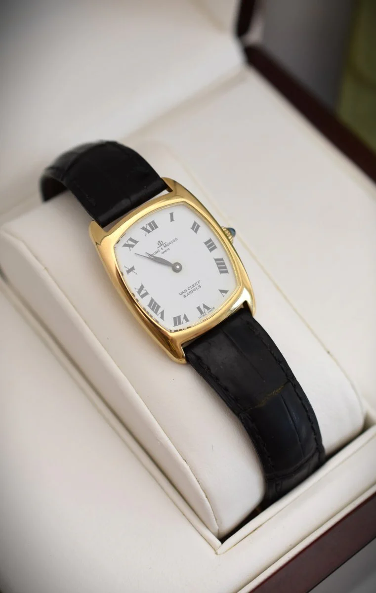 Watch BAUME & MERCIER for VAN CLEEF & ARPELS in yellow gold, leather and sapphire - Image 9